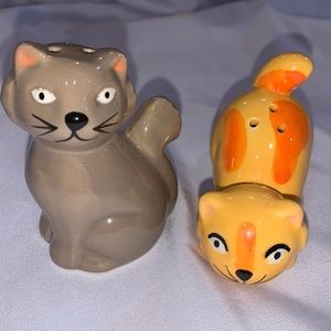Cat  Salt & Pepper shakers